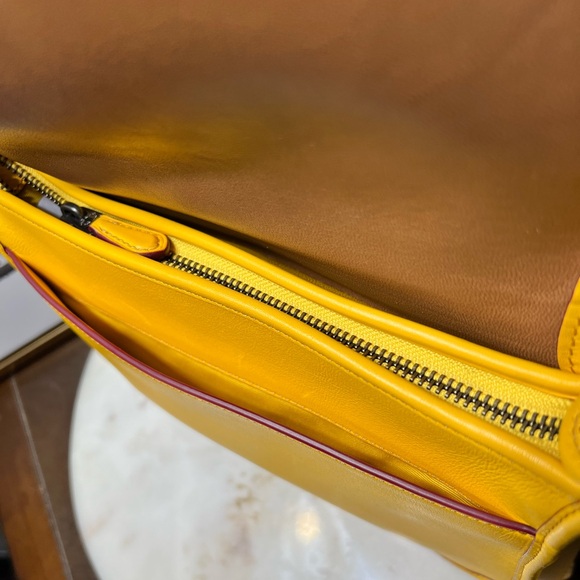 Coach limited Edirion Patricia Saddle Glove With Mickey Crossbody Banana… - Picture 9 of 15